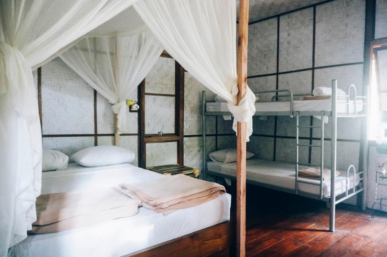 Mojosurf Camp Red Island Hotel Pasanggaran Ngoại thất bức ảnh