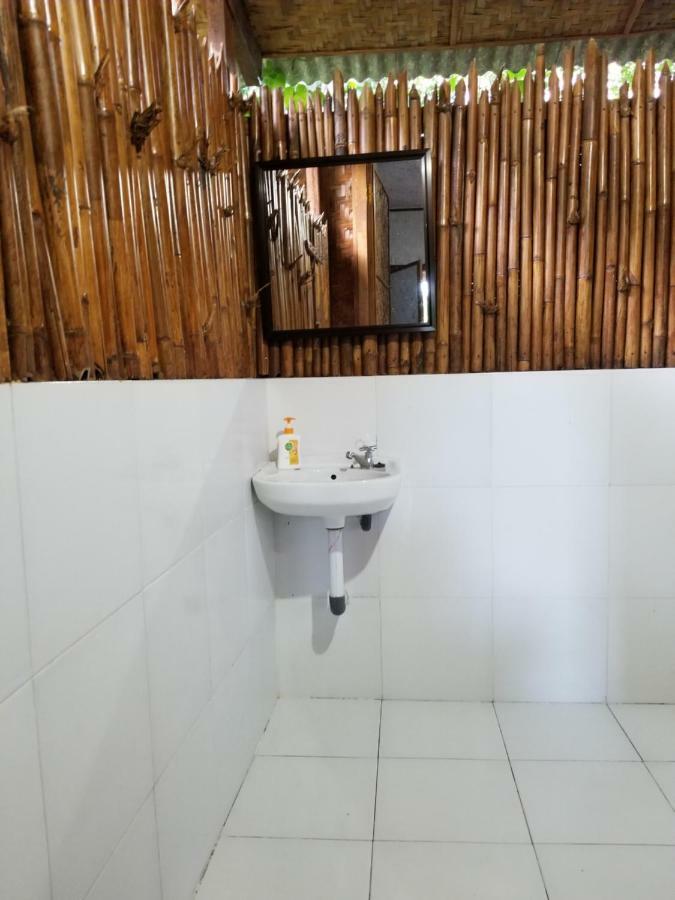 Mojosurf Camp Red Island Hotel Pasanggaran Ngoại thất bức ảnh