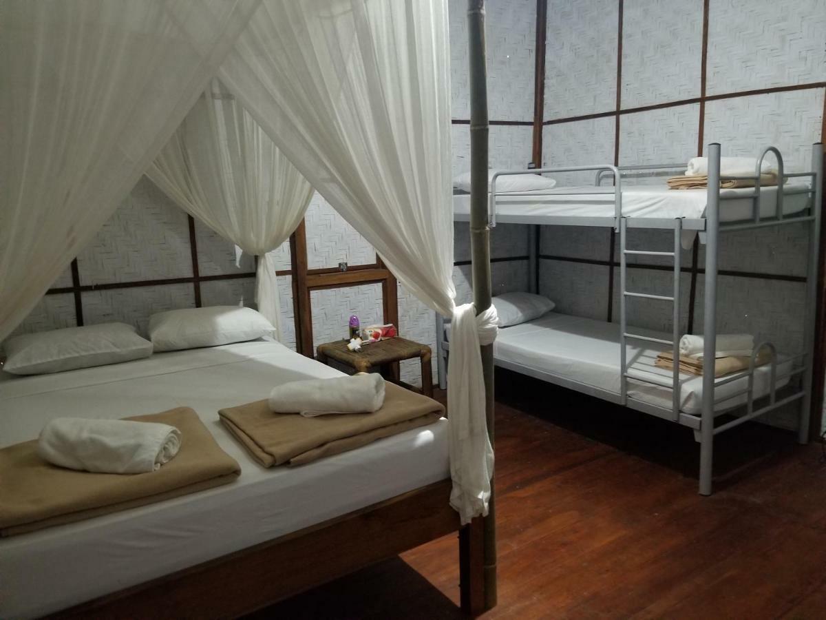 Mojosurf Camp Red Island Hotel Pasanggaran Ngoại thất bức ảnh